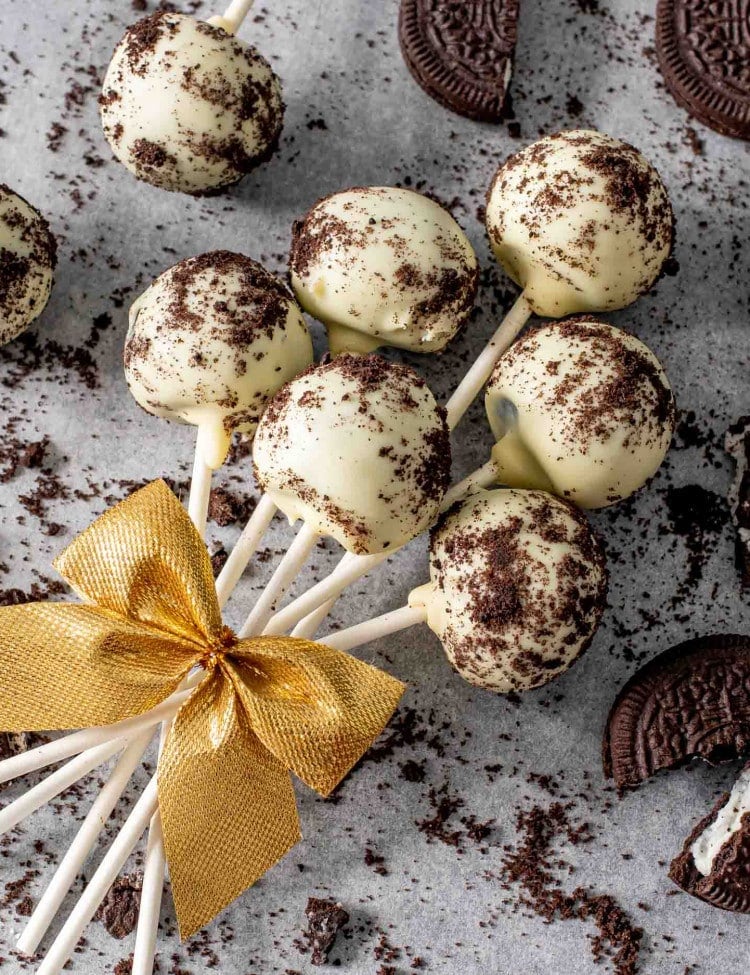 a few no bake oreo cake pops arranged like a bouquet of flowers.